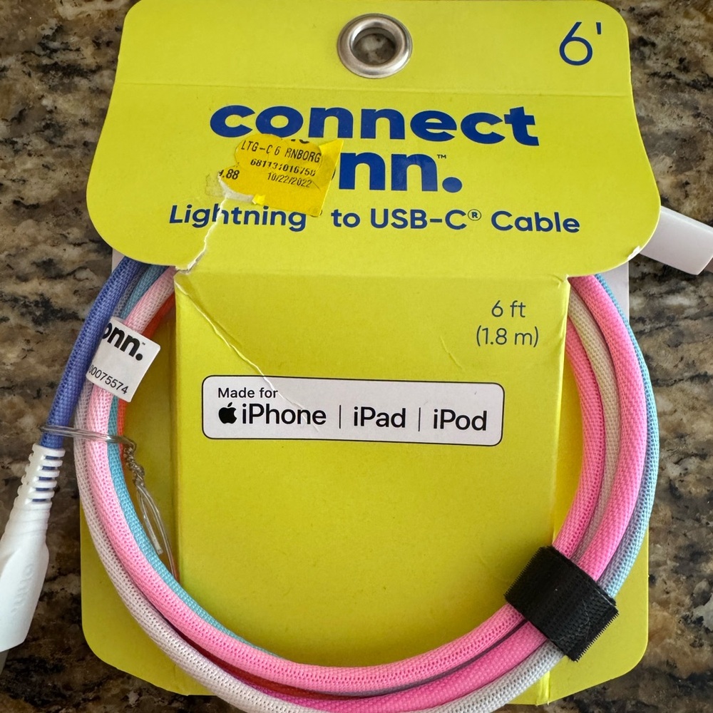 On Running Lightning to USB-C Cable - Pink and Blue NEW